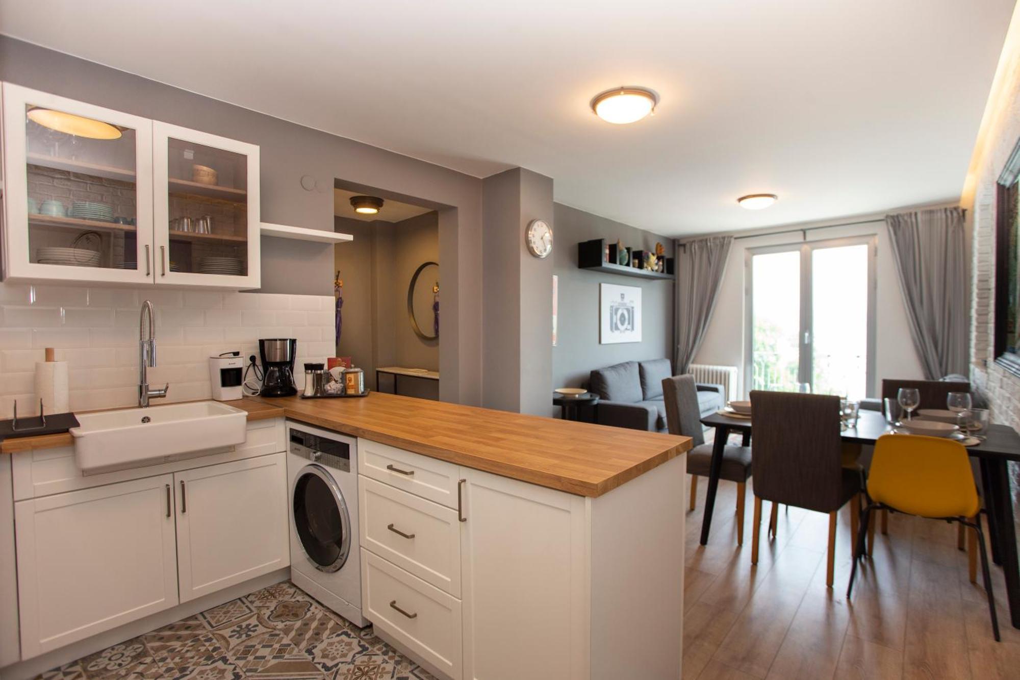Waterfront With A Stunning View Apartament *